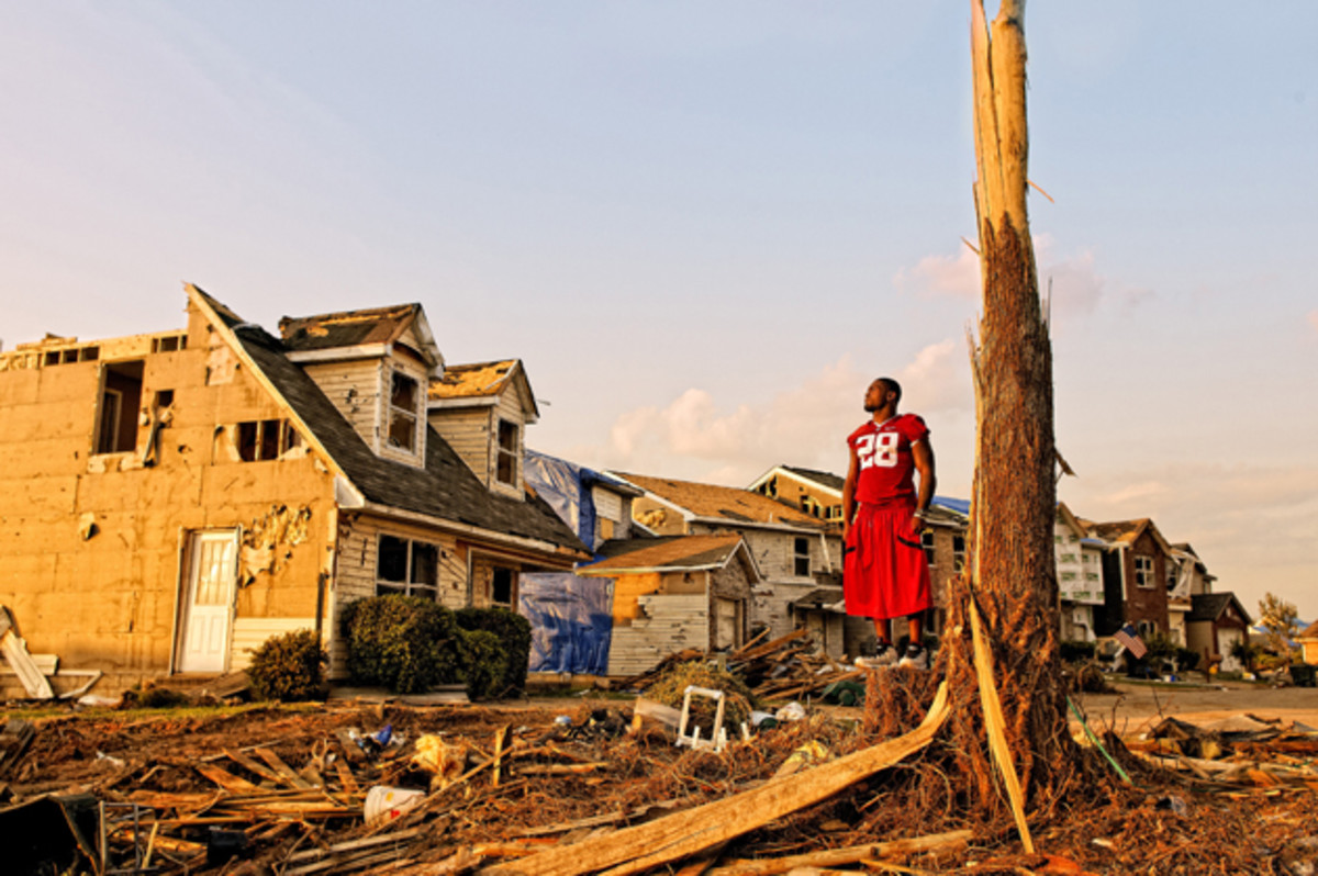 tuscaloosa-alabama-football-tornado-630.jpg